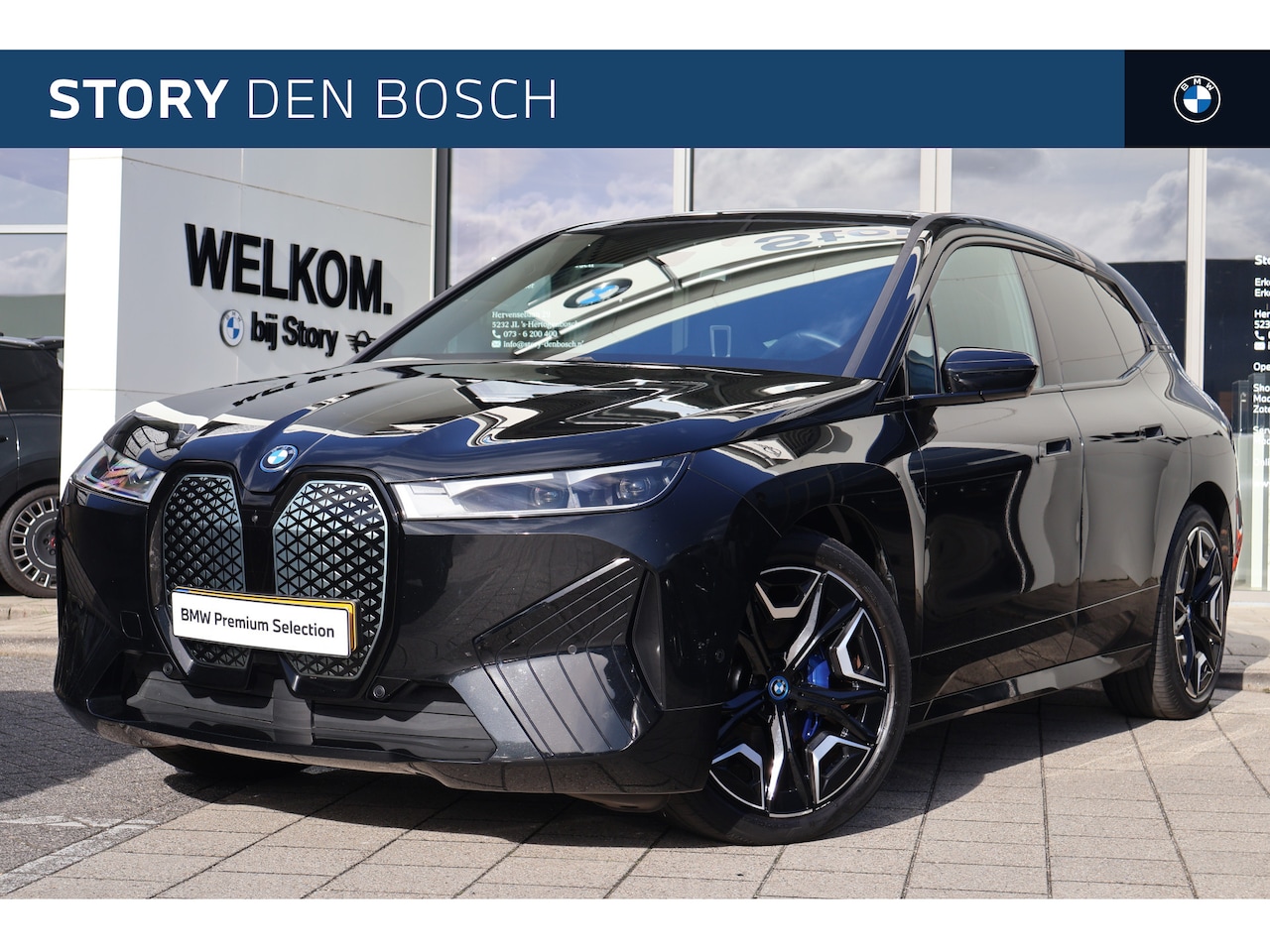 BMW iX - xDrive40 High Executive / Sportpakket / Panoramadak Sky Lounge / Multifunctionele Stoelen - AutoWereld.nl