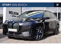 BMW iX - xDrive40 High Executive / Sportpakket / Panoramadak Sky Lounge / Multifunctionele Stoelen