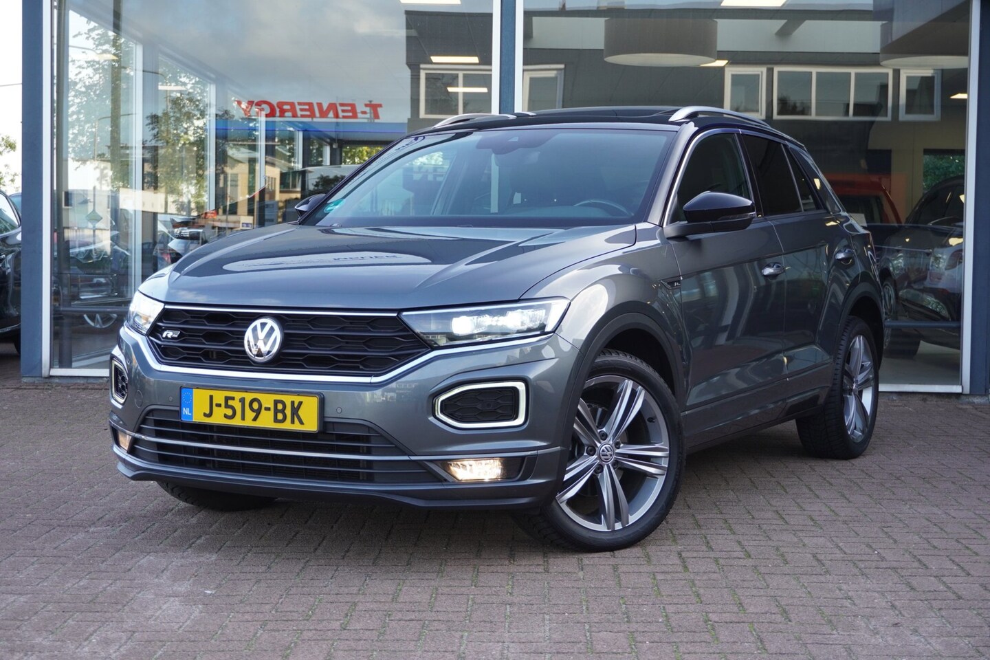 Volkswagen T-Roc - 1.5 TSI Sport Automaat | Hoge instap | Airco | Elek. pakket | Vol opties | Inruil mogelijk - AutoWereld.nl