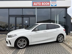 BMW 1-serie - 118i 136PK AUTOMAAT M SPORT APPCARPLAY/NAVI/SFEER/ DIGICOCKPIT/LED/2XPDC/KUIPZETELS/M-AERO