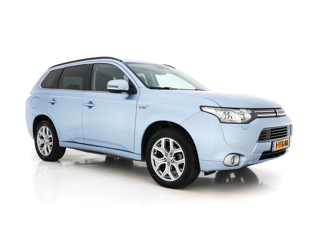 Mitsubishi Outlander - 2.0 PHEV Executive Edition AWD Aut. *LEATHER-FABRIC | XENON | NAVI-FULLMAP | CAMERA | KEYL - AutoWereld.nl