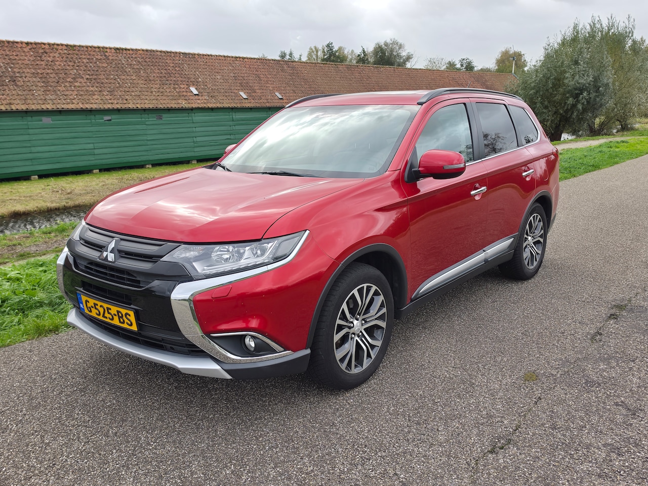 Mitsubishi Outlander - 3.0 V6 AWD Aut 7-zitter Instyle+ - AutoWereld.nl
