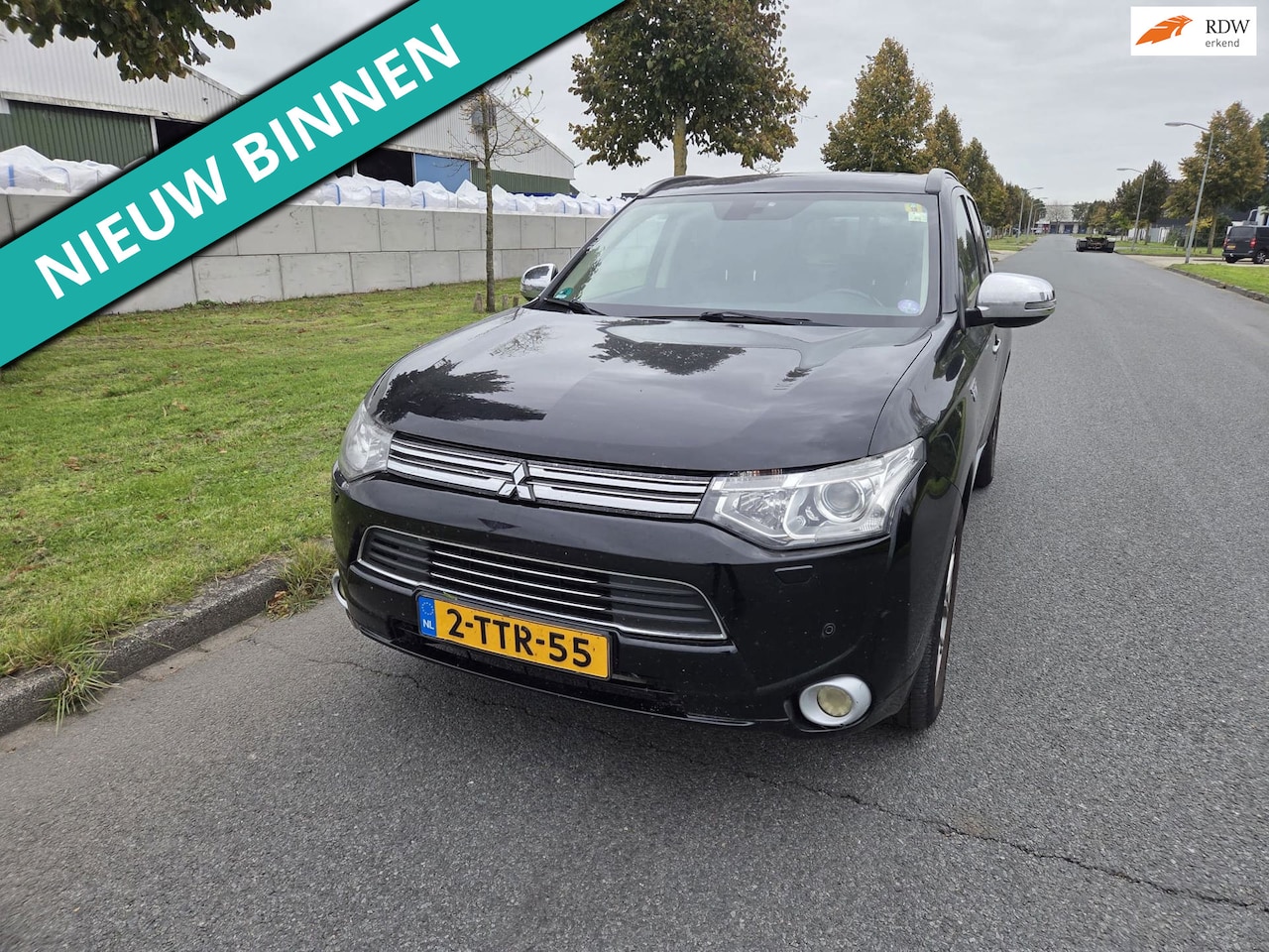 Mitsubishi Outlander - 2.0 PHEV Instyle+ NETTE AUTO RIJDT EN SCHAKELT GOED - AutoWereld.nl