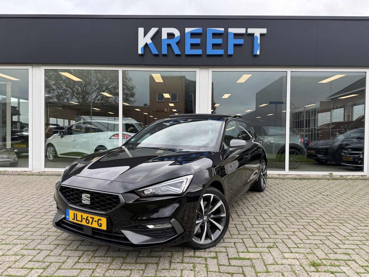 SEAT Leon - 1.4 TSI eHybrid PHEV FR Business Intense PANO | Camera - AutoWereld.nl