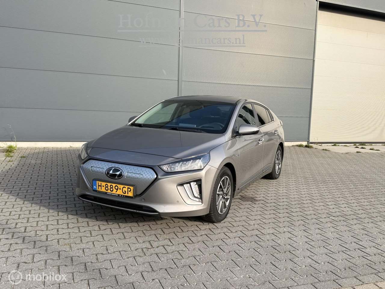 Hyundai IONIQ - Electric Premium 38 kWh | Leder | Stoelkoeling | Stoelverwarming | Camera | Allseason - AutoWereld.nl