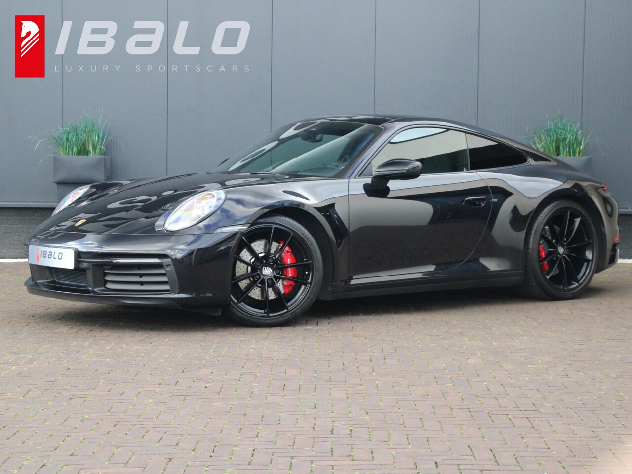 Porsche 911 - Carrera 4S 992 | Akrapovic | Achteras sturing | Matrix | - AutoWereld.nl