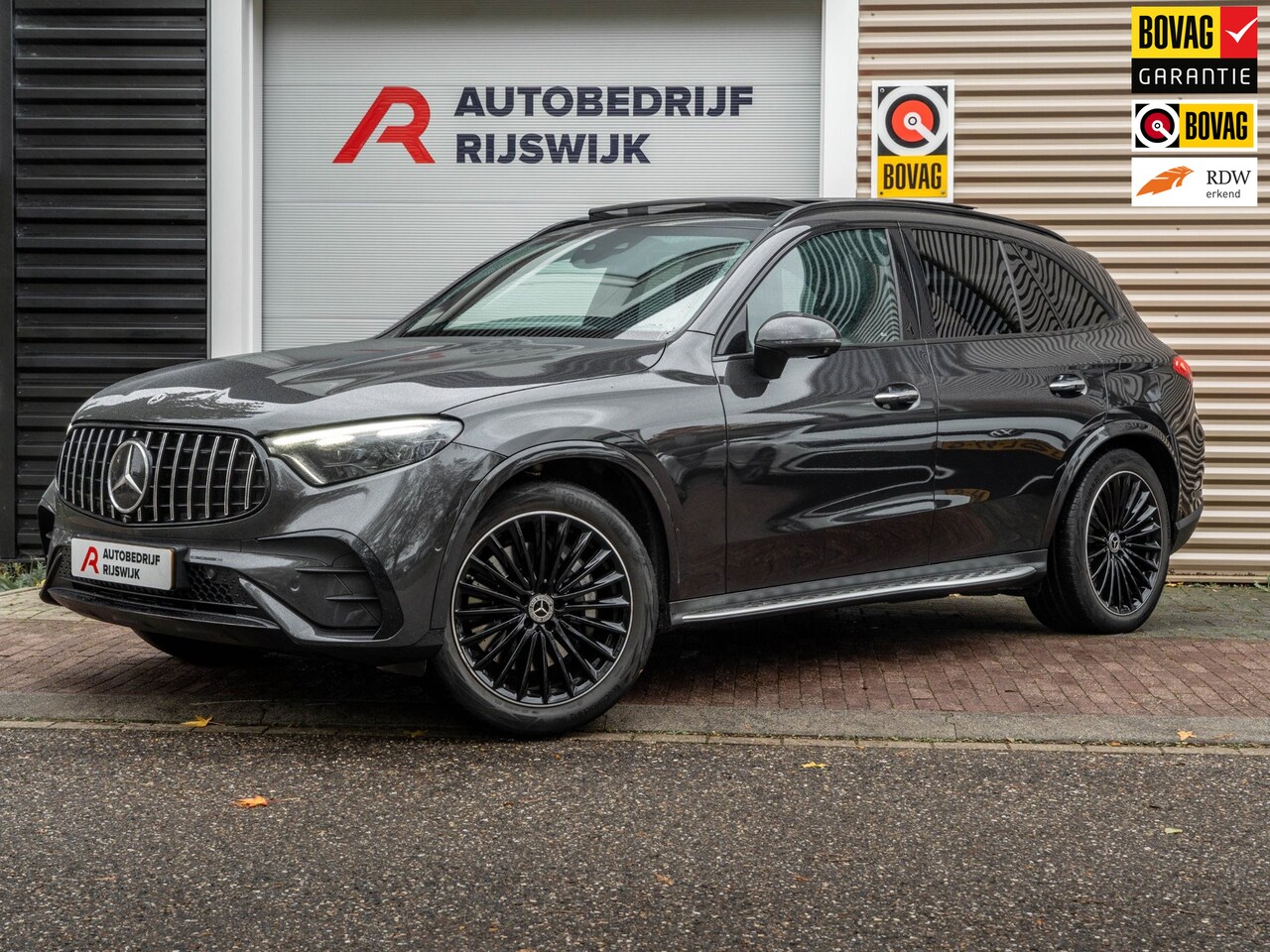 Mercedes-Benz GLC-klasse - 300e 4MATIC AMG Line Pano/360/Burmester/Memory - AutoWereld.nl