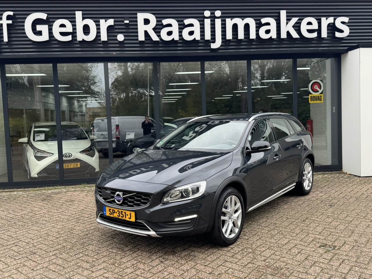 Volvo V60 Cross Country - 2.0 D4 Polar+ *Navi*Xenon*ECC*EXPORT/EX.BPM* - AutoWereld.nl
