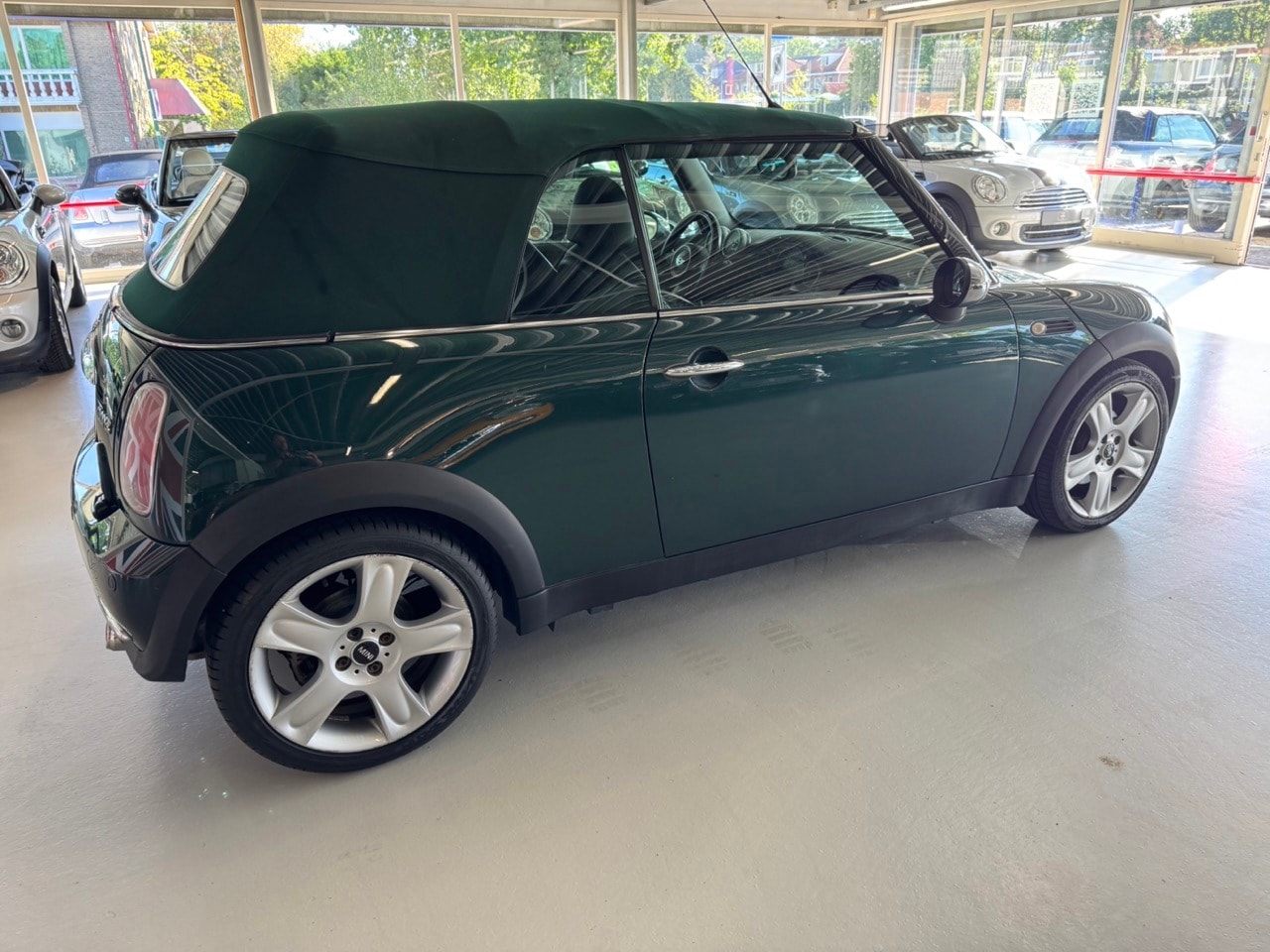 MINI Cabrio - 1.6 Cooper Chili - AutoWereld.nl