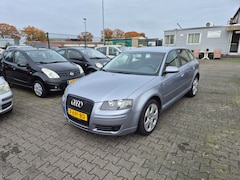 Audi A3 Sportback - A3 Sportback 1.6 FSI Attraction