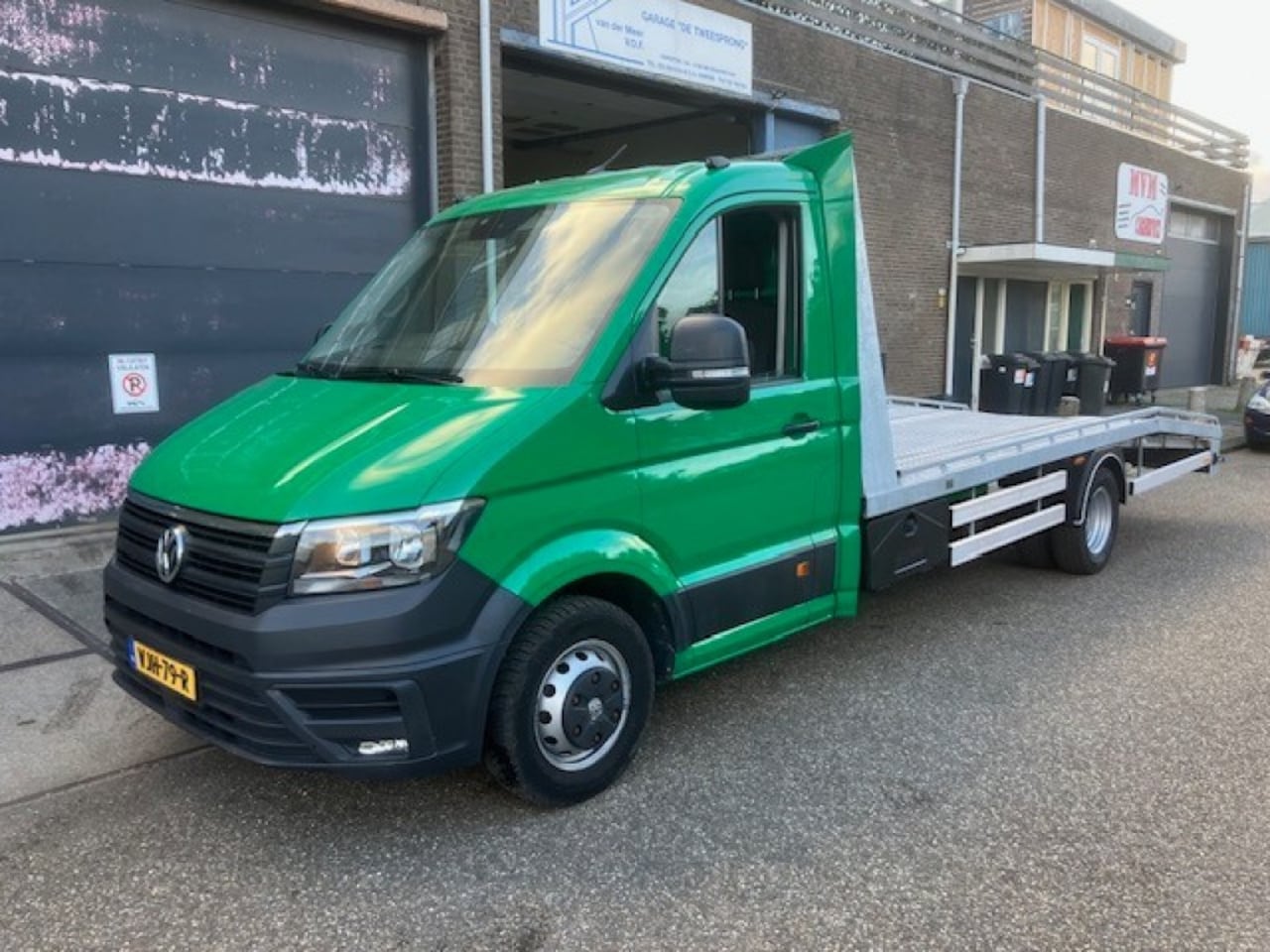 Volkswagen Crafter - Oprijwagen 175 PK EURO 6 - AutoWereld.nl