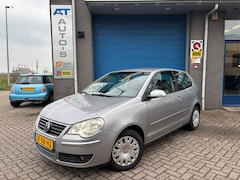 Volkswagen Polo - 1.4-16V COMFORTLINE / nieuwe APK / airco / elektr. bed. ramen