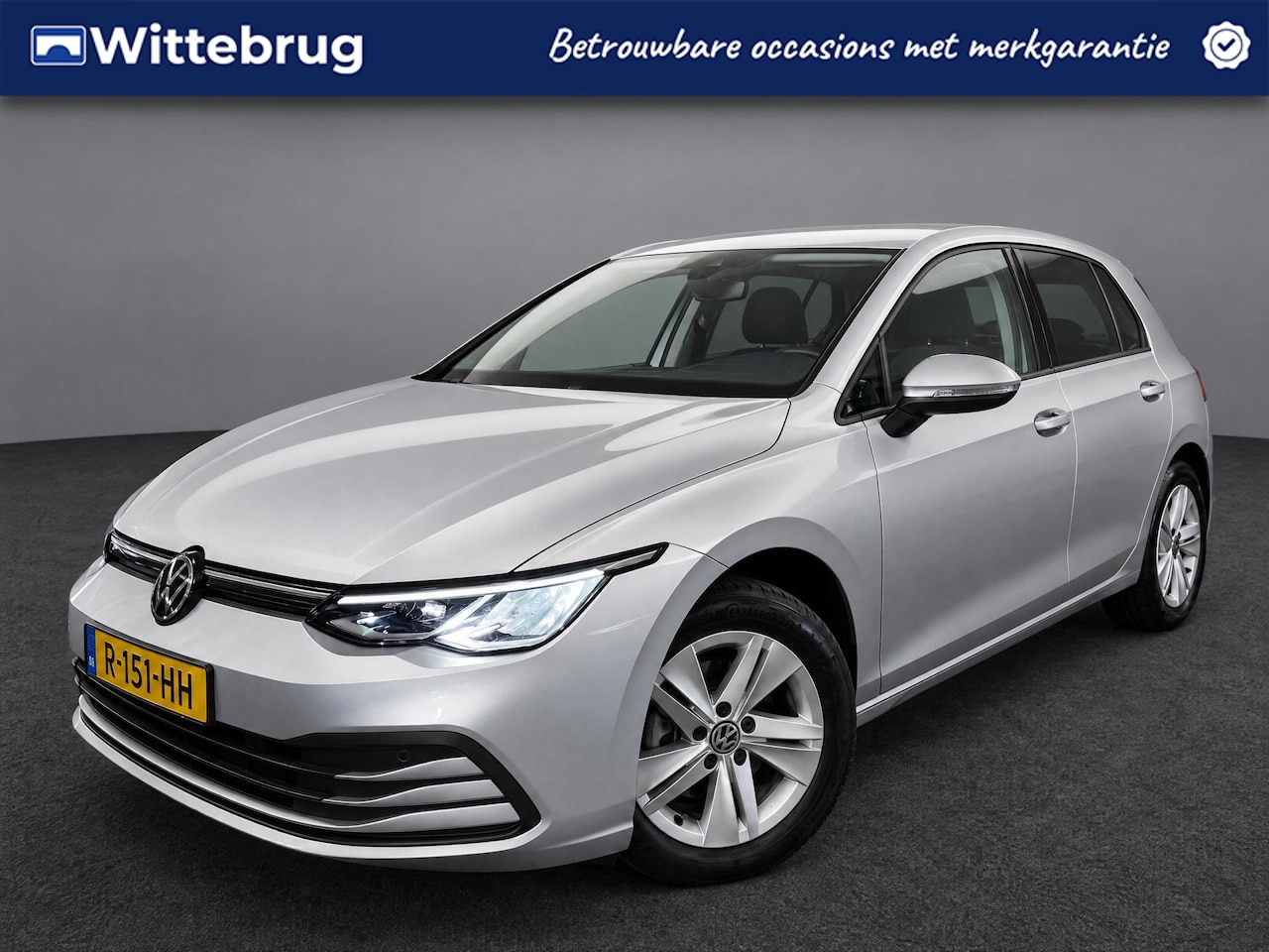 Volkswagen Golf - 1.0 TSI Life / Navigatie / App connect / Parkeersensoren V+A / Climate controle / P4 - AutoWereld.nl