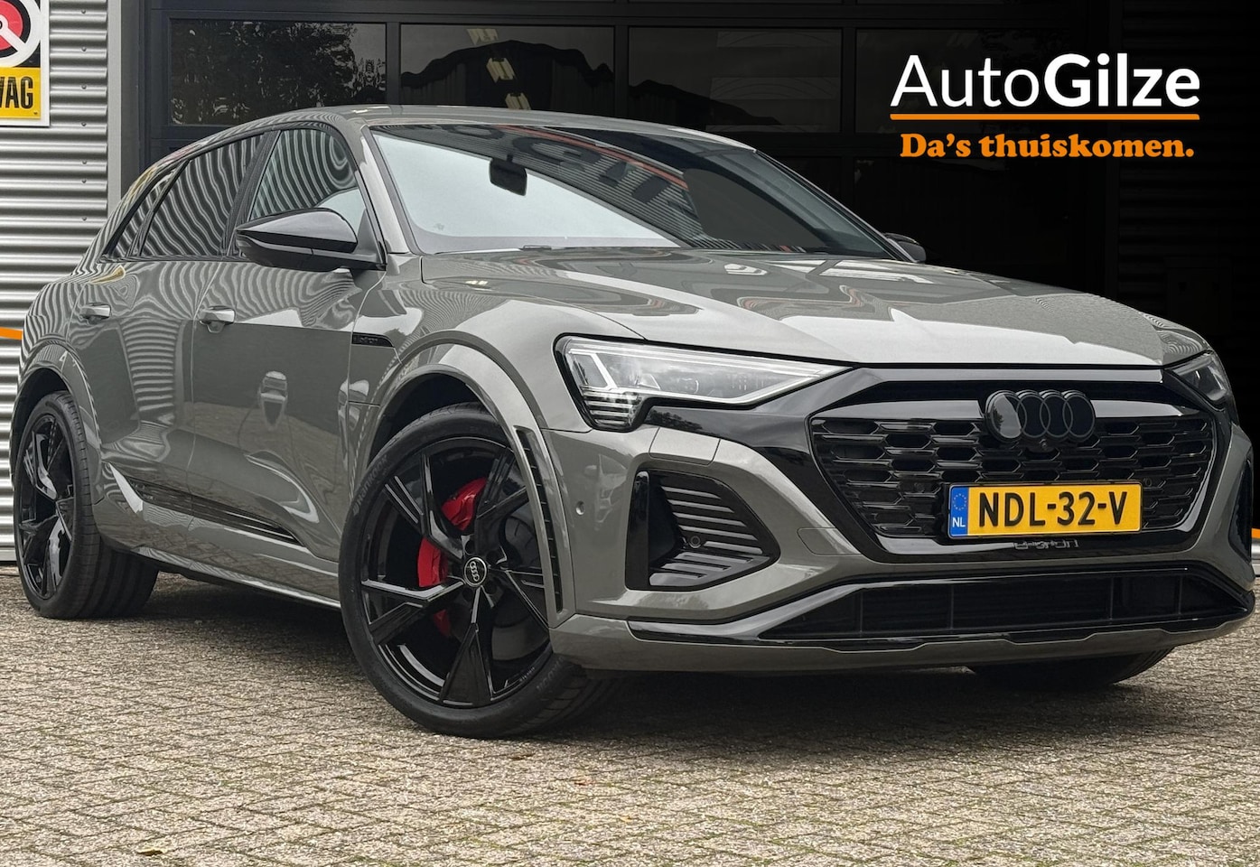 Audi Q8 e-tron - S quattro SQ8 l BTW l RS Stoelen l Pano l Zwart Optiek l 22 Inch l B&O l - AutoWereld.nl