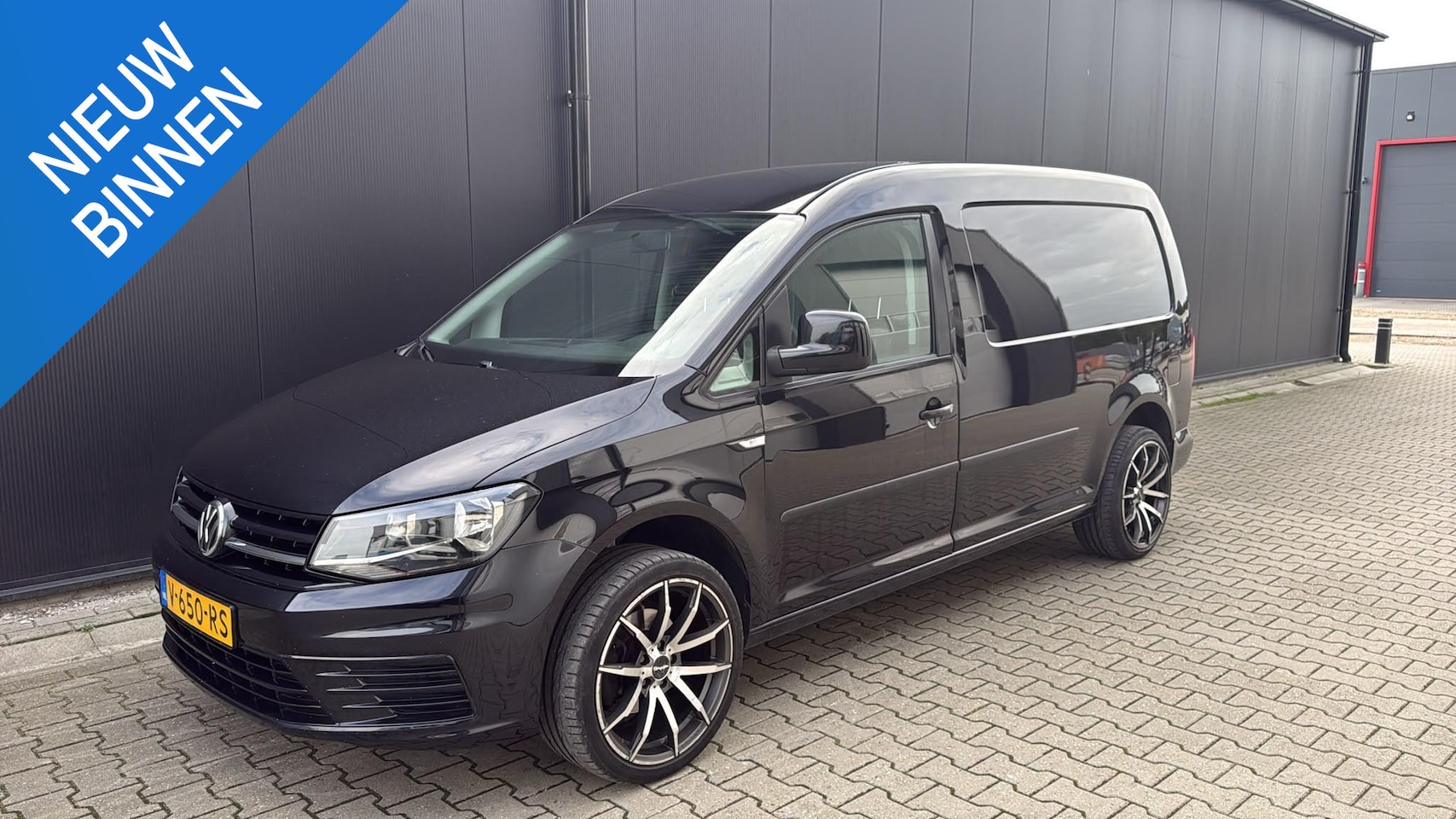 Volkswagen Caddy Maxi - 2.0 TDI L2 EURO6 Leer Airco Cruise ZWART LM - AutoWereld.nl