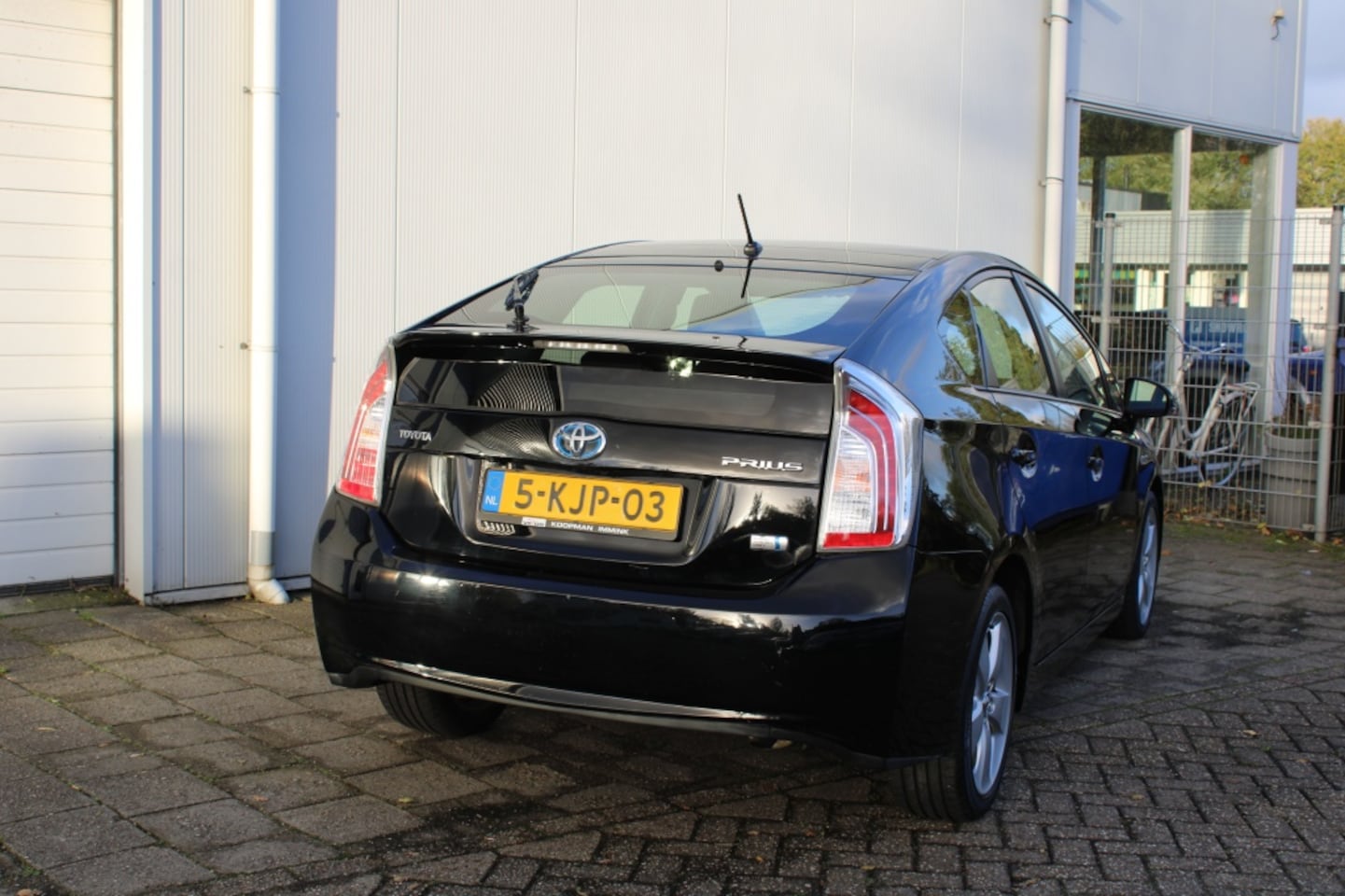 Toyota Prius - 1.8 Dynamic Business Schuifkanteldak - AutoWereld.nl