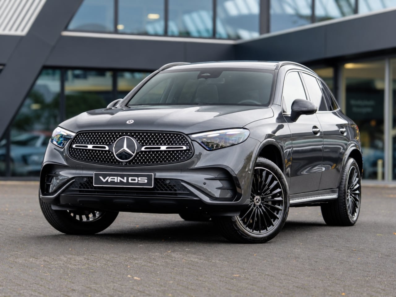 Mercedes-Benz GLC-klasse - GLC 400e 4MATIC AMG Line | Premium Plus | Massage | Trekhaak | Pano | Night | 20 inch - AutoWereld.nl