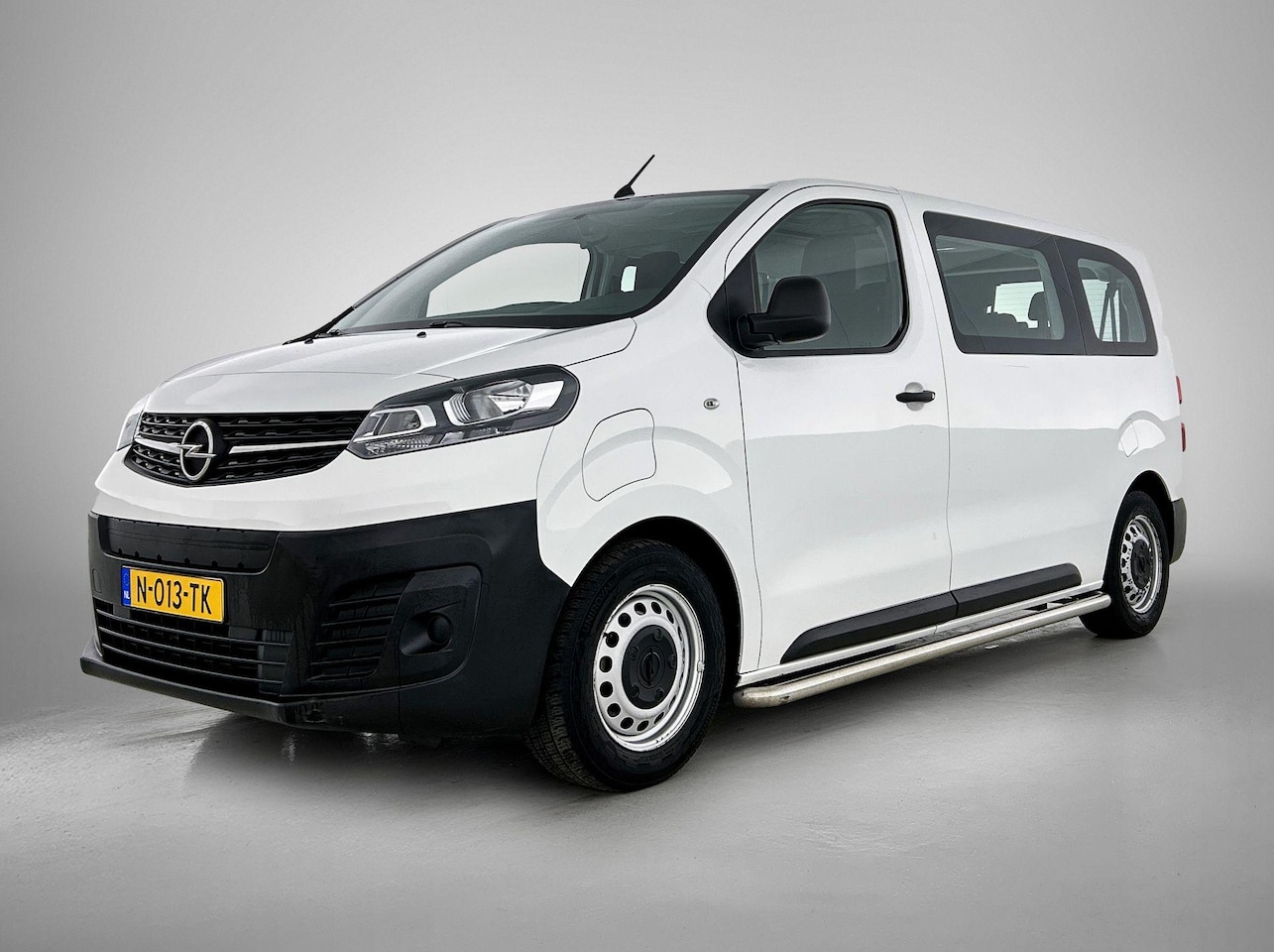 Opel Vivaro-e Combi - L2H1 75 kWh - AutoWereld.nl