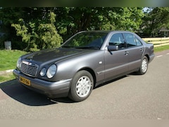 Mercedes-Benz E-klasse - 200 Elegance Automaat Youngtimer