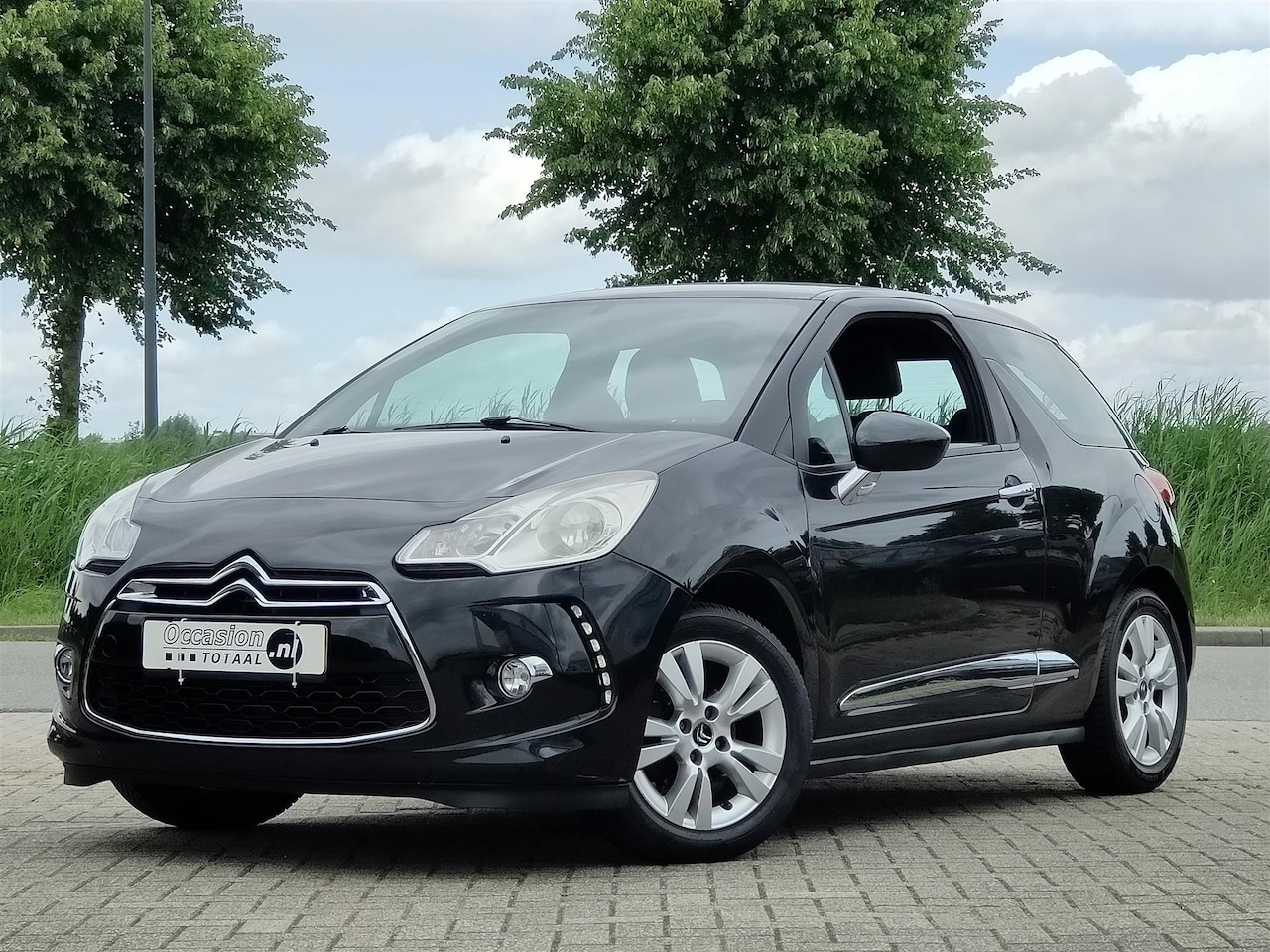 Citroën DS3 - 1.4 Chic | Airco | Cruise - AutoWereld.nl