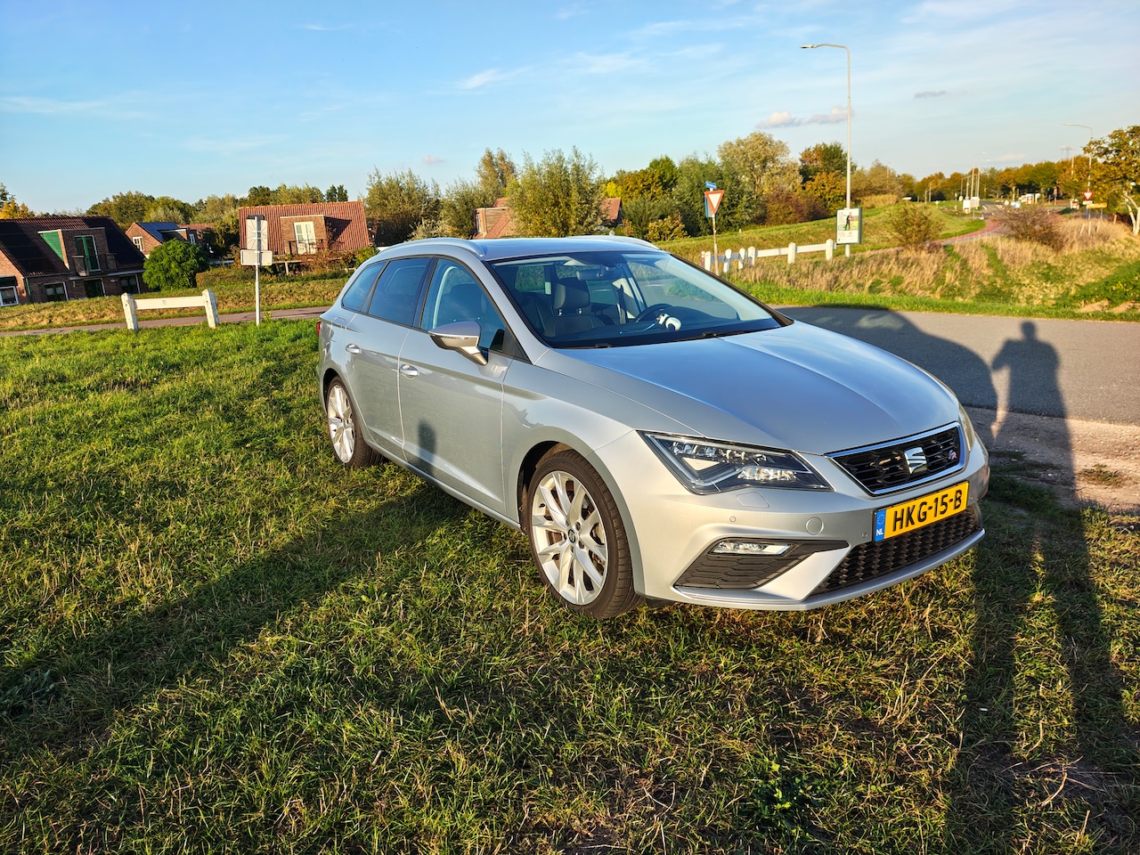 SEAT Leon ST - 1.8 TSI FR Business Intense SEAT Leon ST 1.8 TSI FR 180PK - AutoWereld.nl