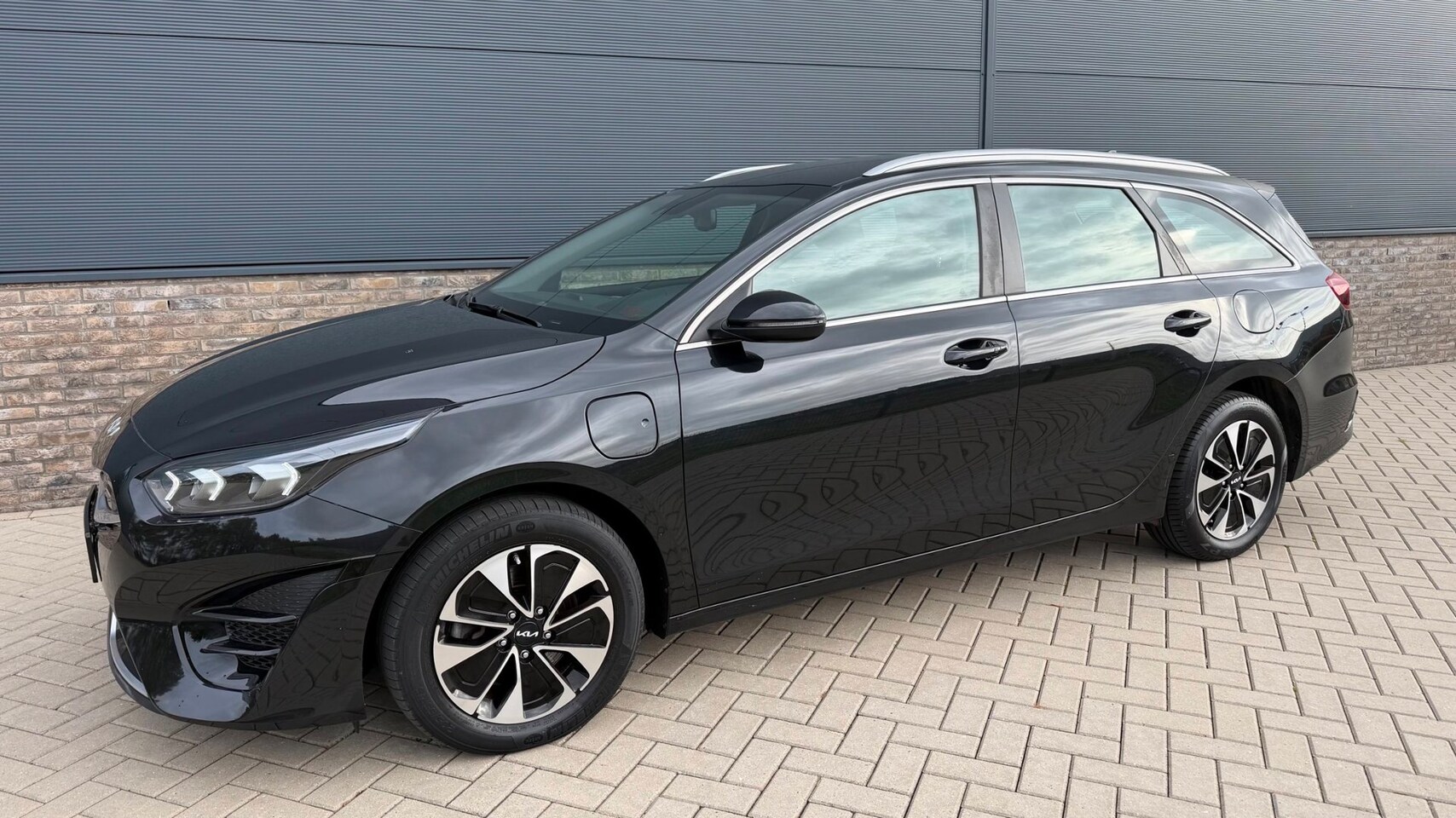 Kia Cee'd Sportswagon - Ceed 1.6 GDI PHEV DynamicLine Fabrieksgarantie / Zeer Zuinig - AutoWereld.nl