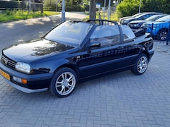 Volkswagen Golf Cabriolet - 1.8