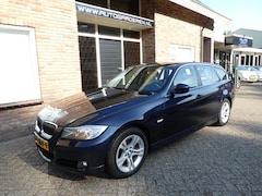 BMW 3-serie Touring - 325i Business Line Leder / Navi / Dealeronderhouden