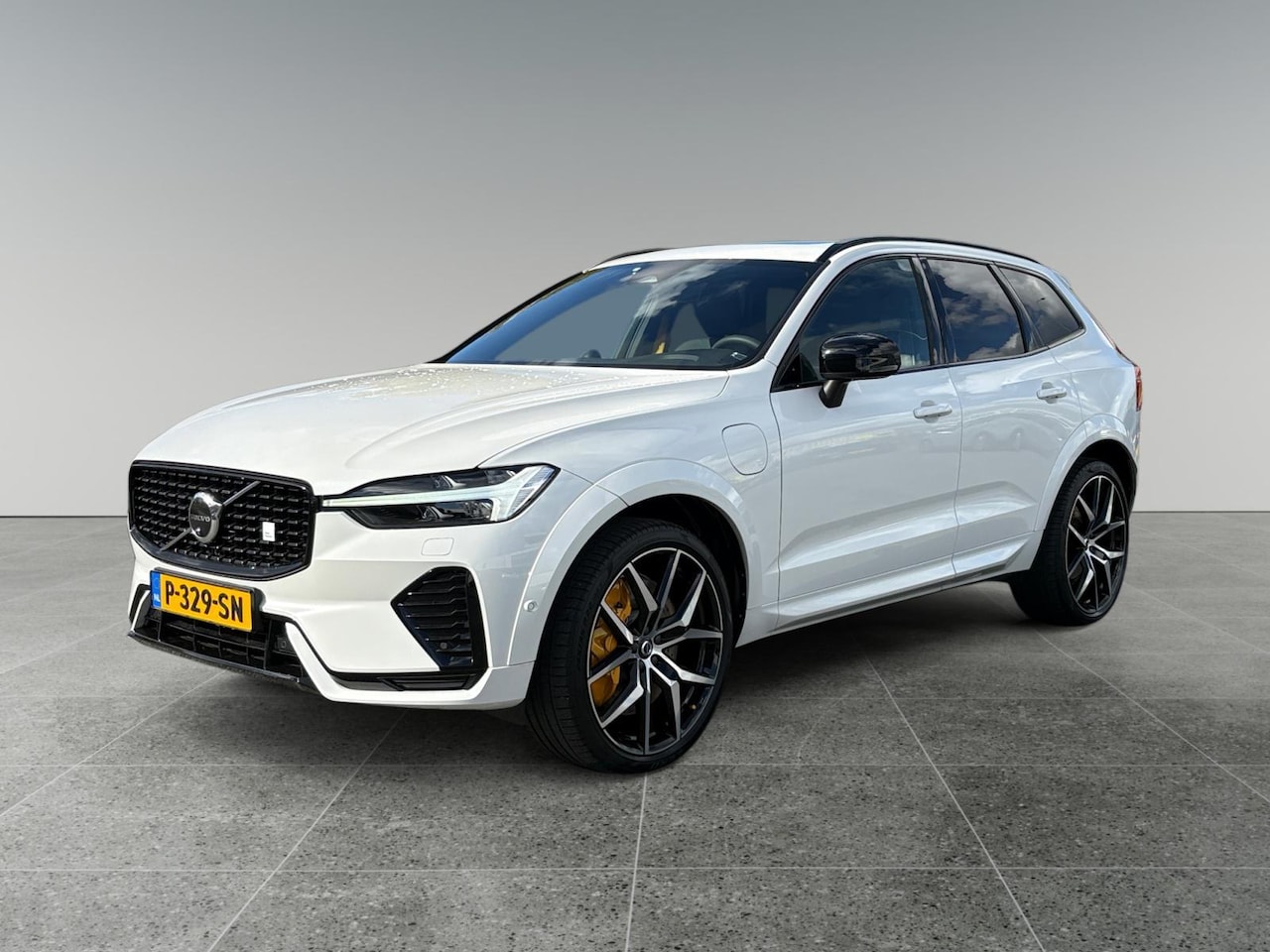 Volvo XC60 - 2.0 T8 Plug-in hybrid AWD R-Design - AutoWereld.nl