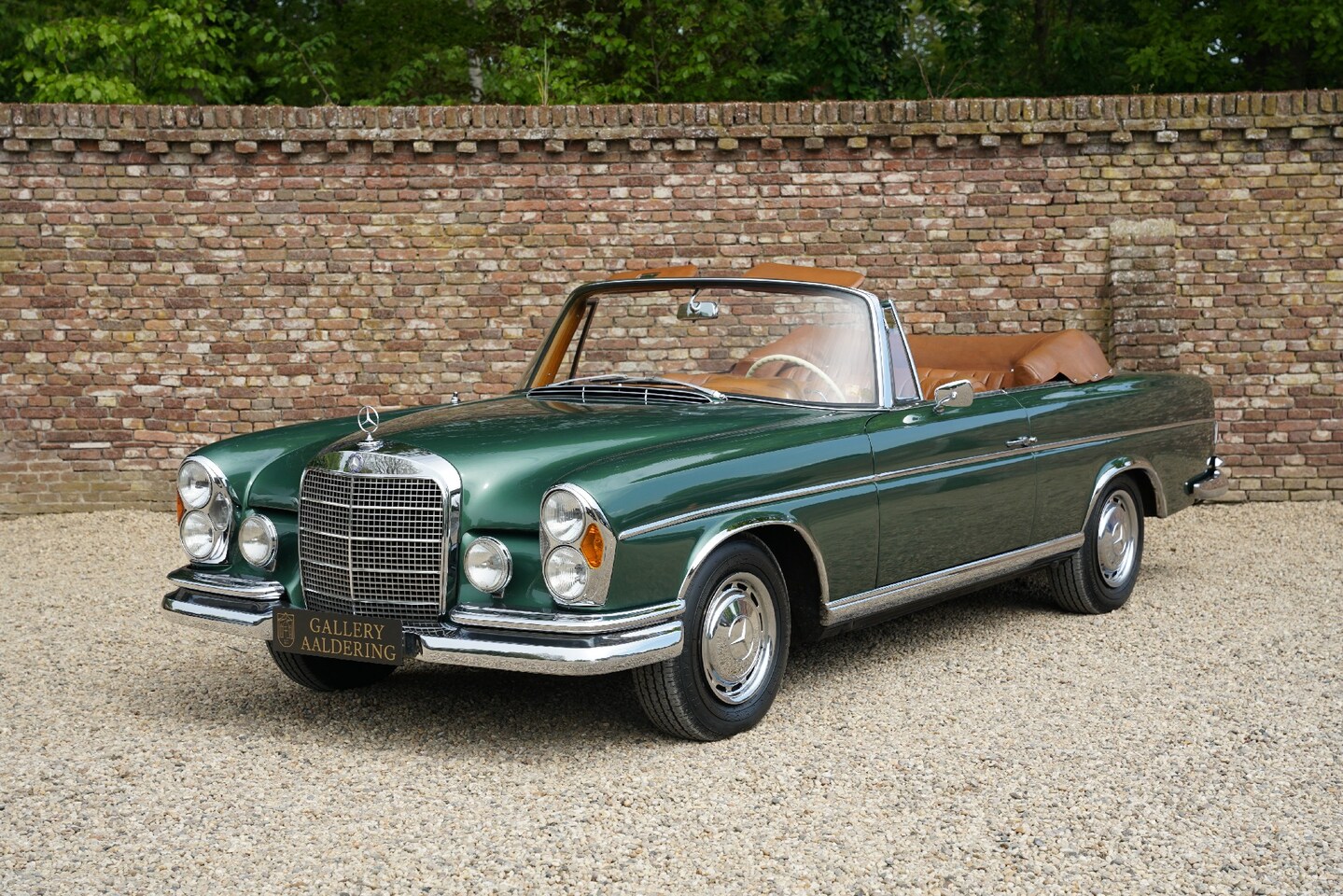 Mercedes-Benz 220 - SE W111 Highly original and fastidiously well-preserved example, Once newly painted and re - AutoWereld.nl