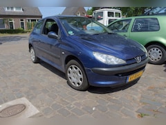 Peugeot 206 - 1.4 One-line apk 19-5-2023 airco opknapper staat al lang stil