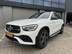 Mercedes-Benz GLC-klasse - AMG 200 4MATIC Premium Plus BTW auto | Pano-dak | Trekhaak |Sfeer verlichting, |AMG| Night