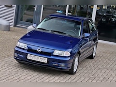 Opel Astra - 2.0i GSi 49.000km *Collectors item in mint condition