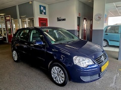 Volkswagen Polo - 1.4-16V Trendline