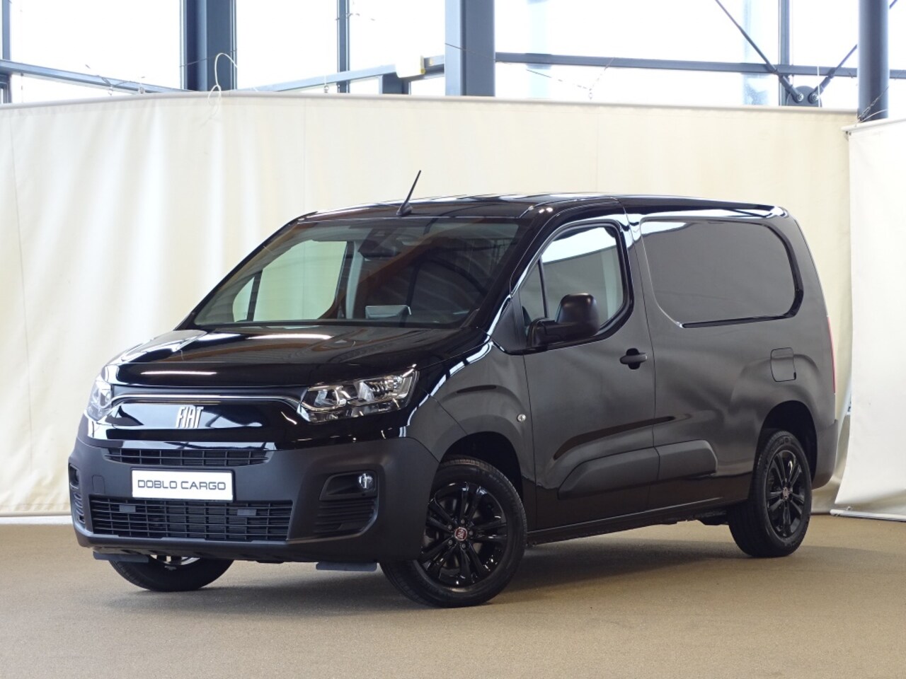 Fiat Doblò Cargo - 1.5D 130pk L2 Black-Edition Automaat - AutoWereld.nl