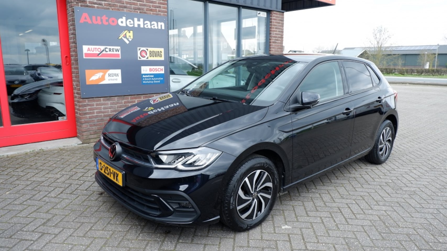 Volkswagen Polo - 1.0 TSI Life Camera/Lane-assist/Navi/LED/DAB/airco - AutoWereld.nl