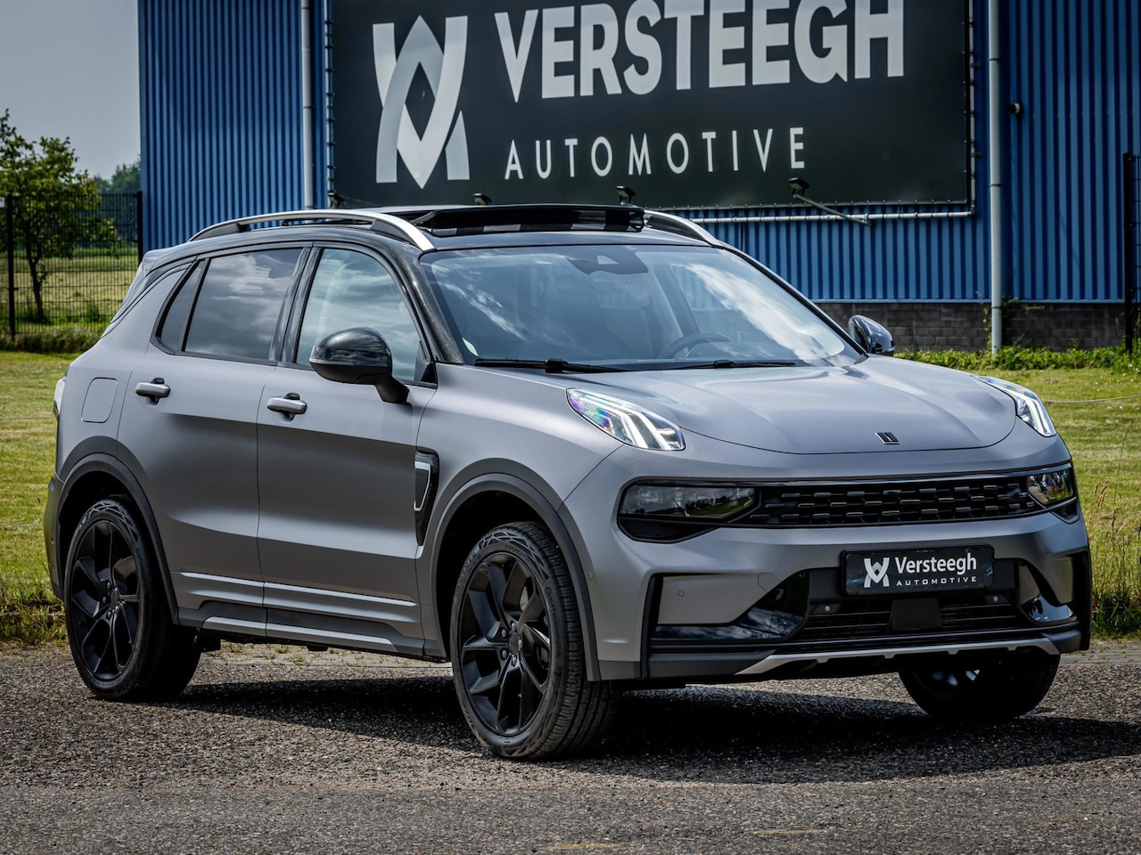 Lynk & Co 01 - 1.5 Plug-In Hybrid 262pk | Satin Dark Grey | Blacked Out - AutoWereld.nl