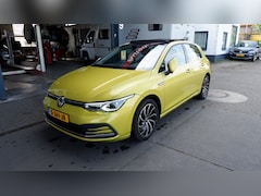Volkswagen Golf - 1.5 eTSI Style Pano/ACC/Trekhaak/Navi/Massage/Lane-ass