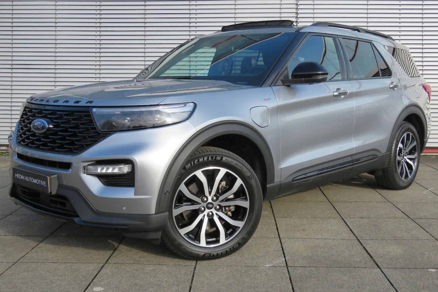 Ford Explorer - 3.0 V6 EcoBoost PHEV ST-Line | BTW | Trekhaak | 7Pers | Carplay | Navi | Pano | 2500KG tre - AutoWereld.nl