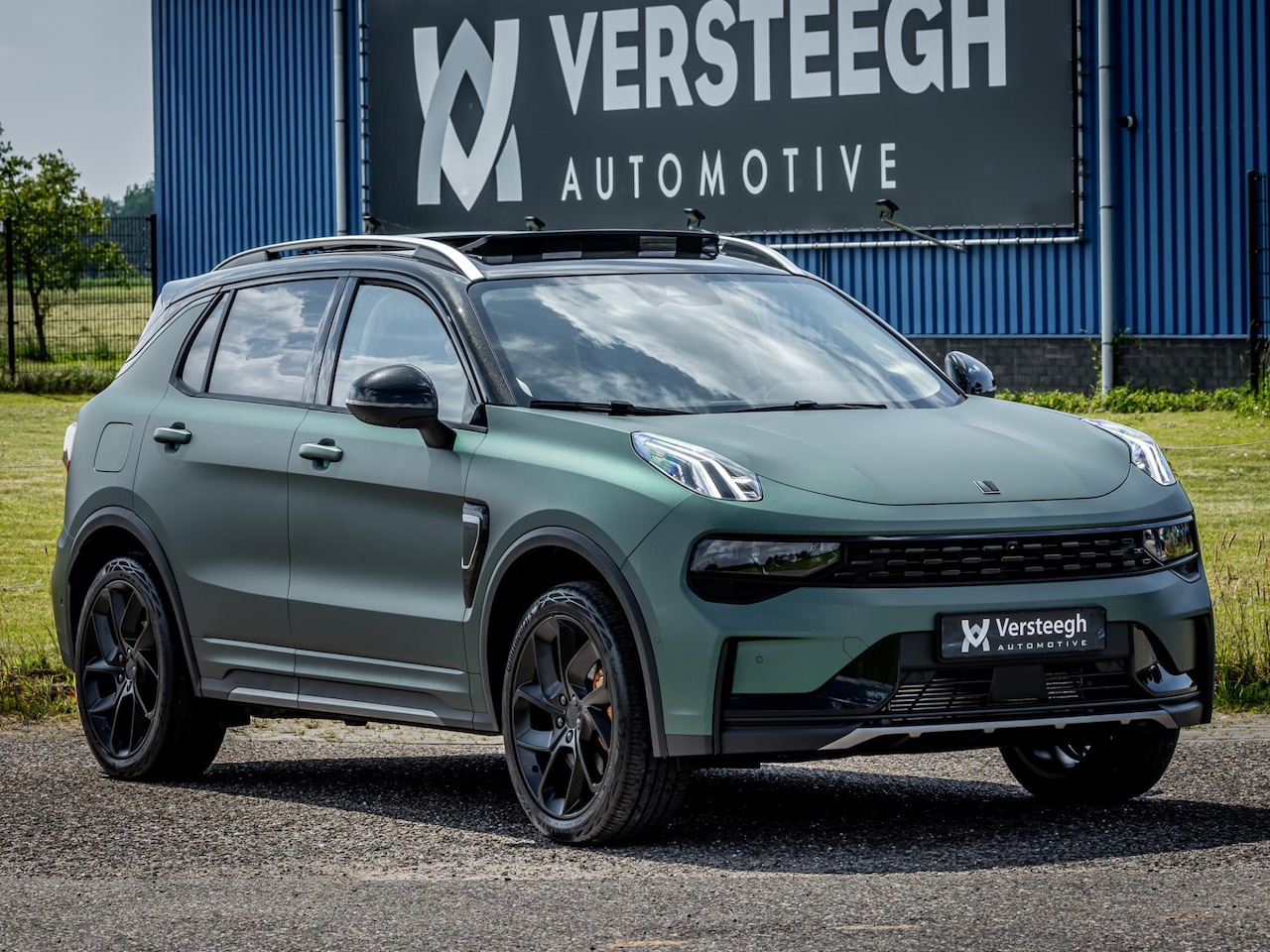 Lynk & Co 01 - 1.5 Plug-In Hybrid 262pk | Pine Green Matt | Blacked Out - AutoWereld.nl