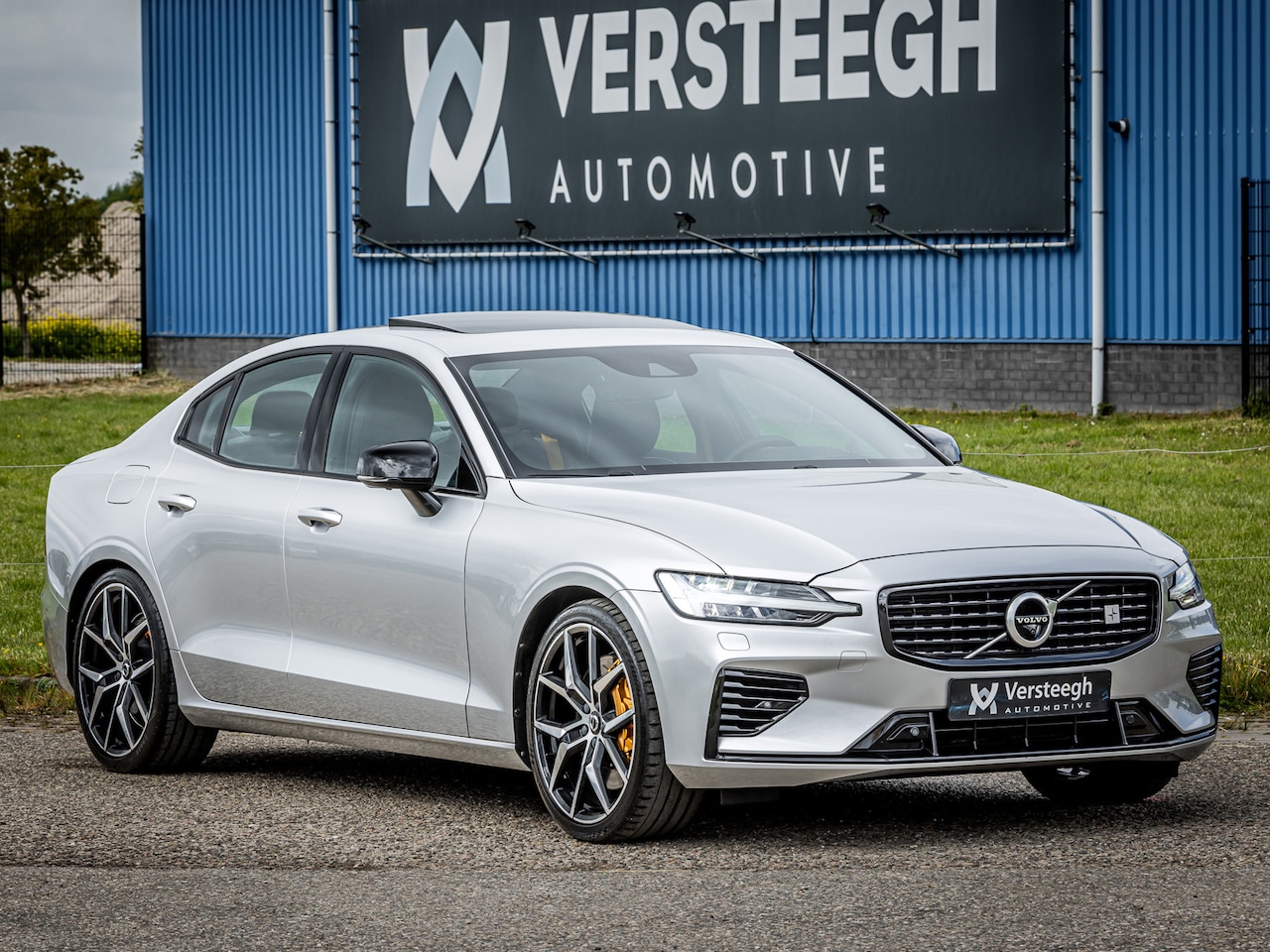 Volvo S60 - 2.0 T8 AWD Twin Engine Polestar Engineered |Panoramadak|Head-Up|Trekhaak - AutoWereld.nl