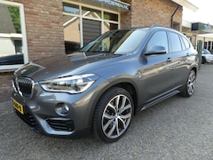 BMW X1 - XDrive20i M Sport Automaat / Panoramdak / Head Up