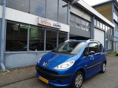 Peugeot 1007 - 1.4 Sesam Urban