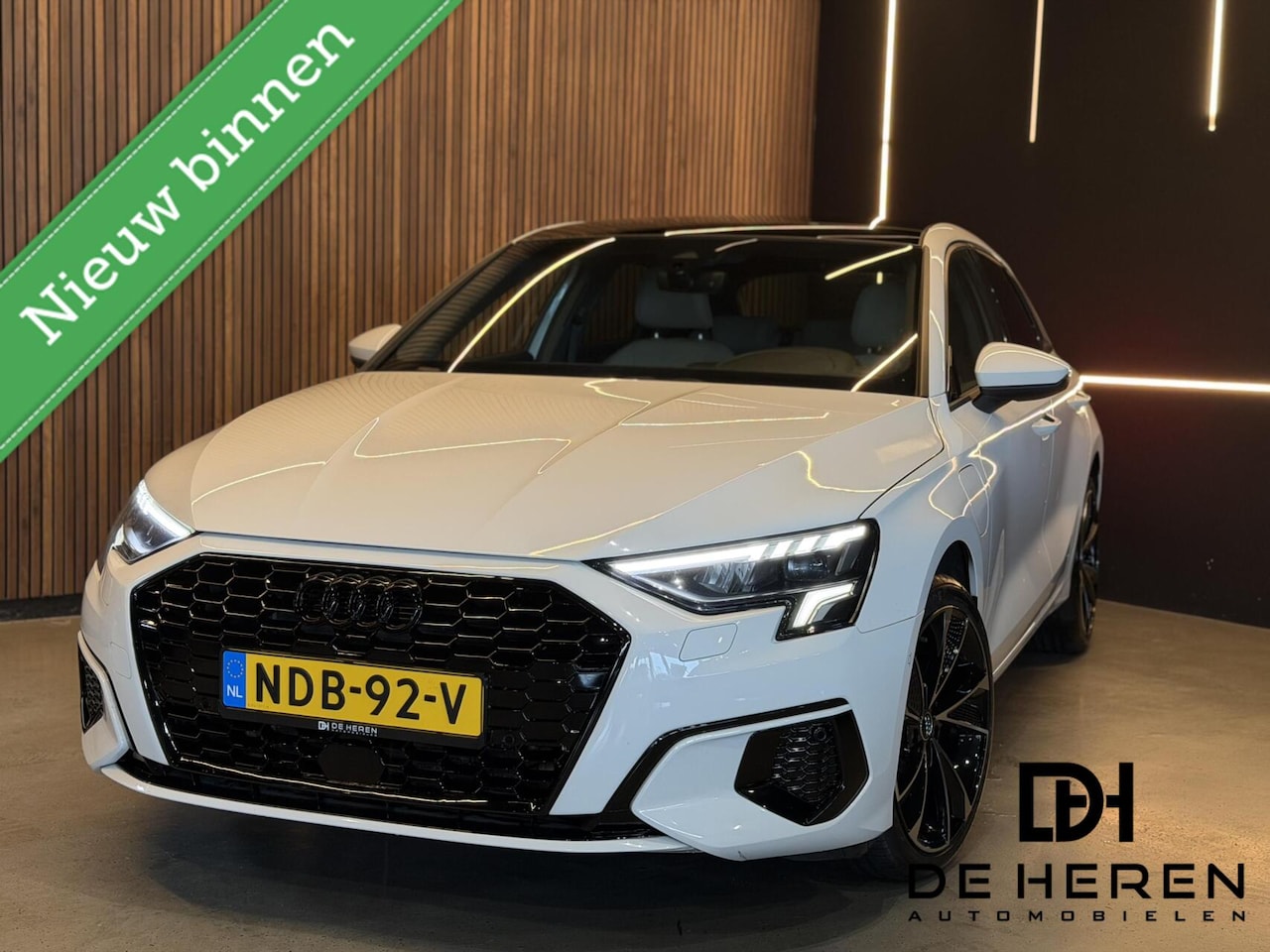 Audi A3 Sportback - 40 TFSI e Edition|PANO|full LED|ACC|LANE - AutoWereld.nl