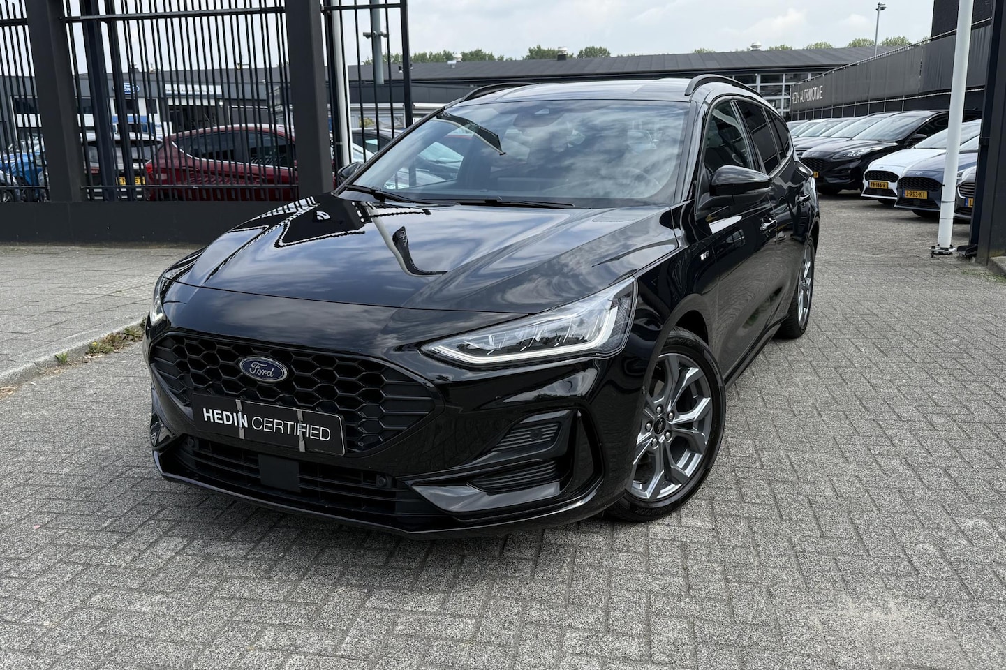 Ford Focus Wagon - 1.0 EcoBoost Hybrid ST Line | Winter pack | Driver assistent pack | Camera | sensoren rond - AutoWereld.nl