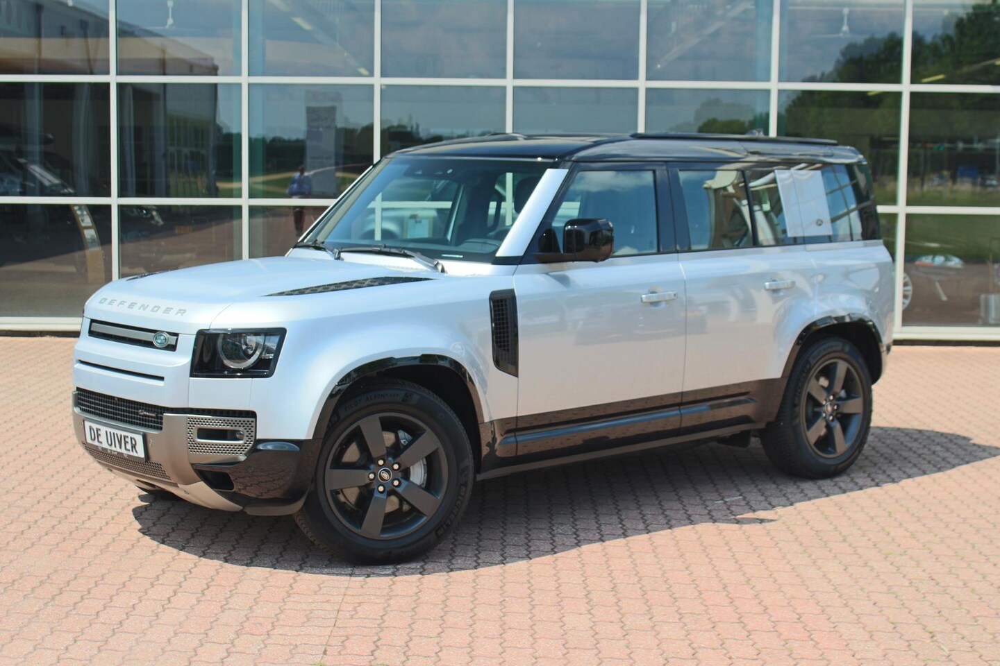 Land Rover Defender 110 - 3.0 P400 X-Dynamic HSE MHEV MY 2023, Adaptive cruise, Koelbare voortstoelen, Panoramisch s - AutoWereld.nl