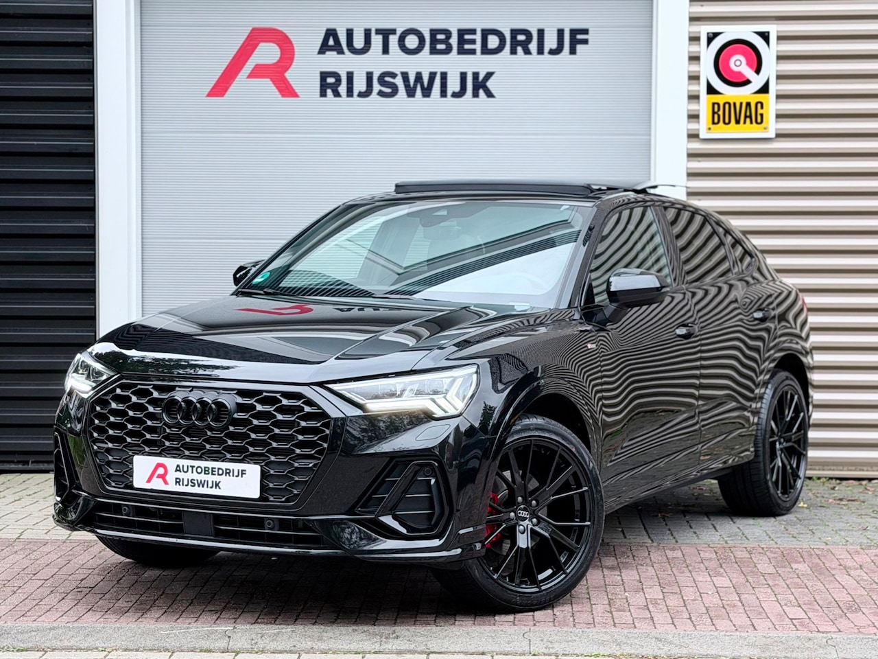 Audi Q3 Sportback - 35 TFSI S Edition Competition Pano/Sfeer/Keyless - AutoWereld.nl
