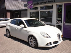 Alfa Romeo Giulietta - 1.4 T Distinctive Lusso Automaat NL Auto