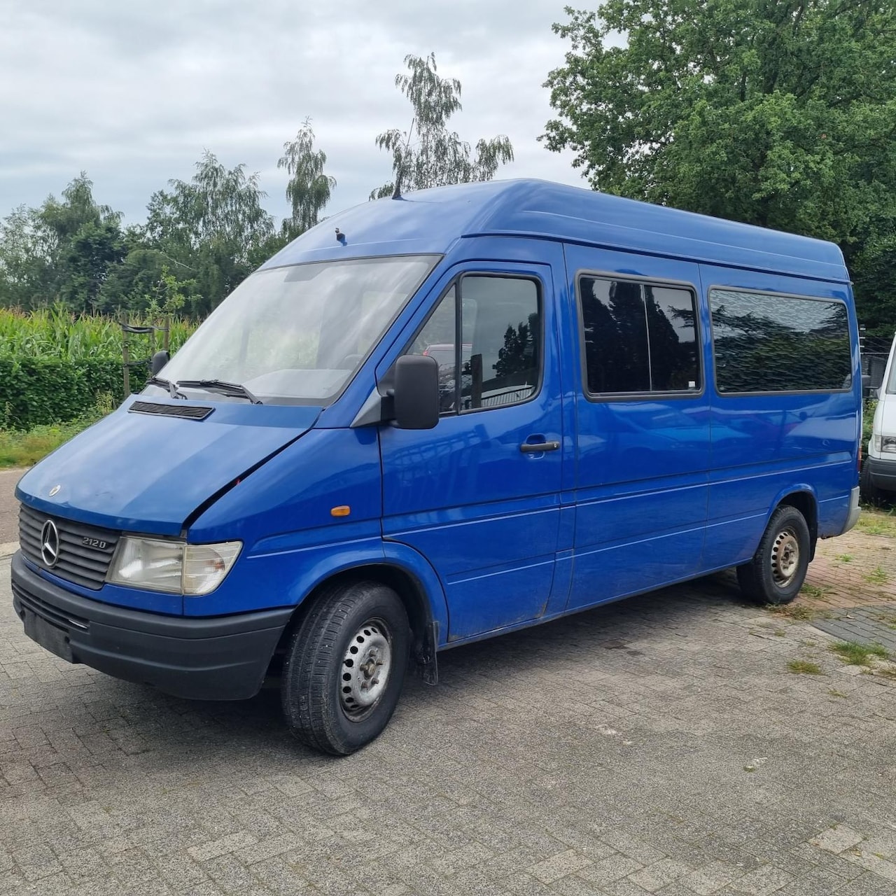Mercedes-Benz Sprinter - 3X 208D 312D LANG HOOG MANUEEL 9 SEATS MINIBUS - AutoWereld.nl