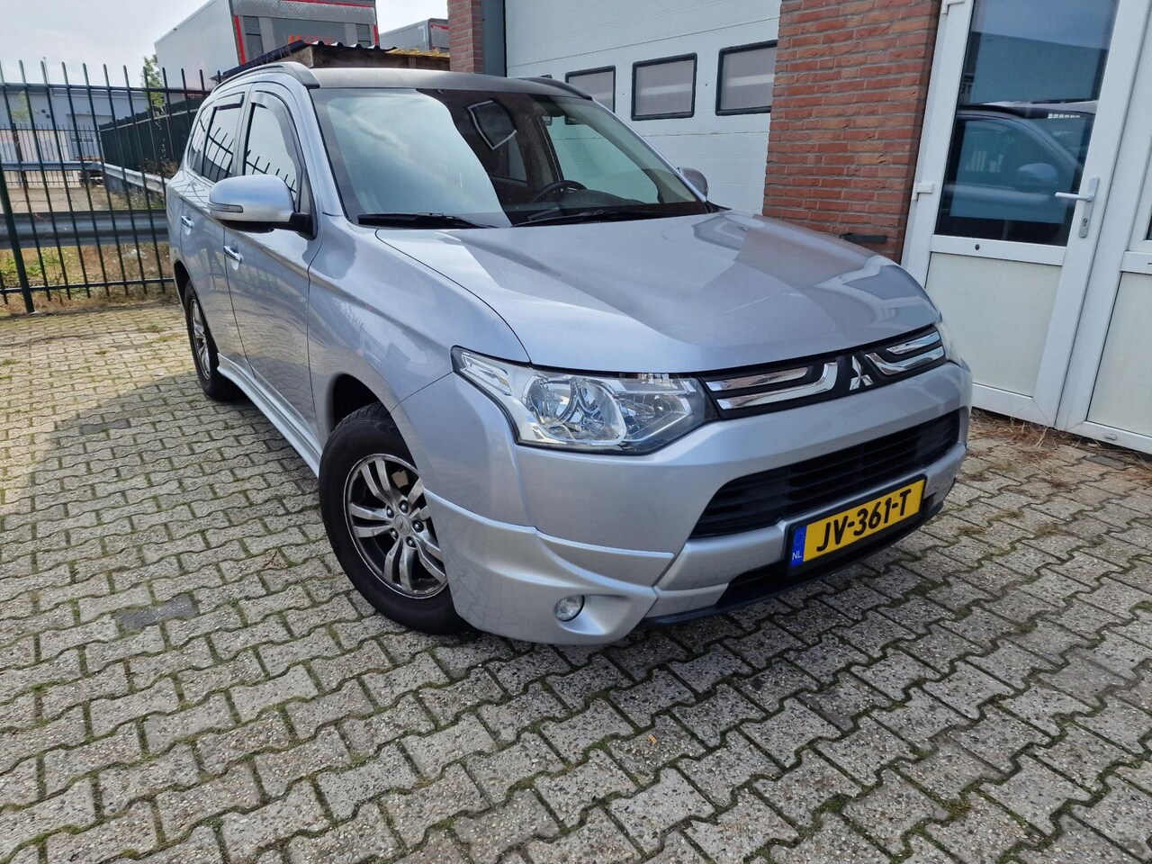 Mitsubishi Outlander - 2.0 Intense 2.0 Intense - AutoWereld.nl
